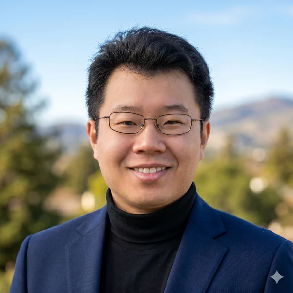 Tiger Huang Profile Headshot